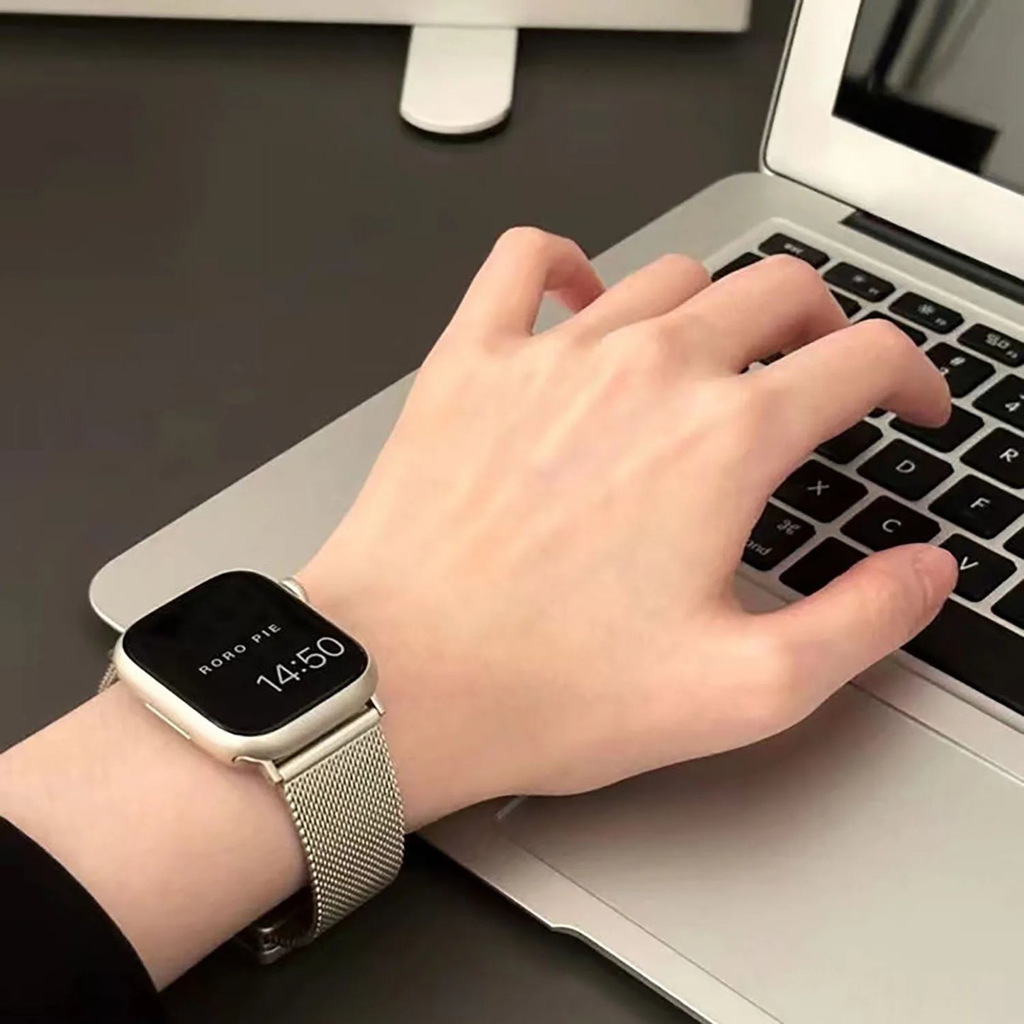 MagnetMount™ Apple Watch Band